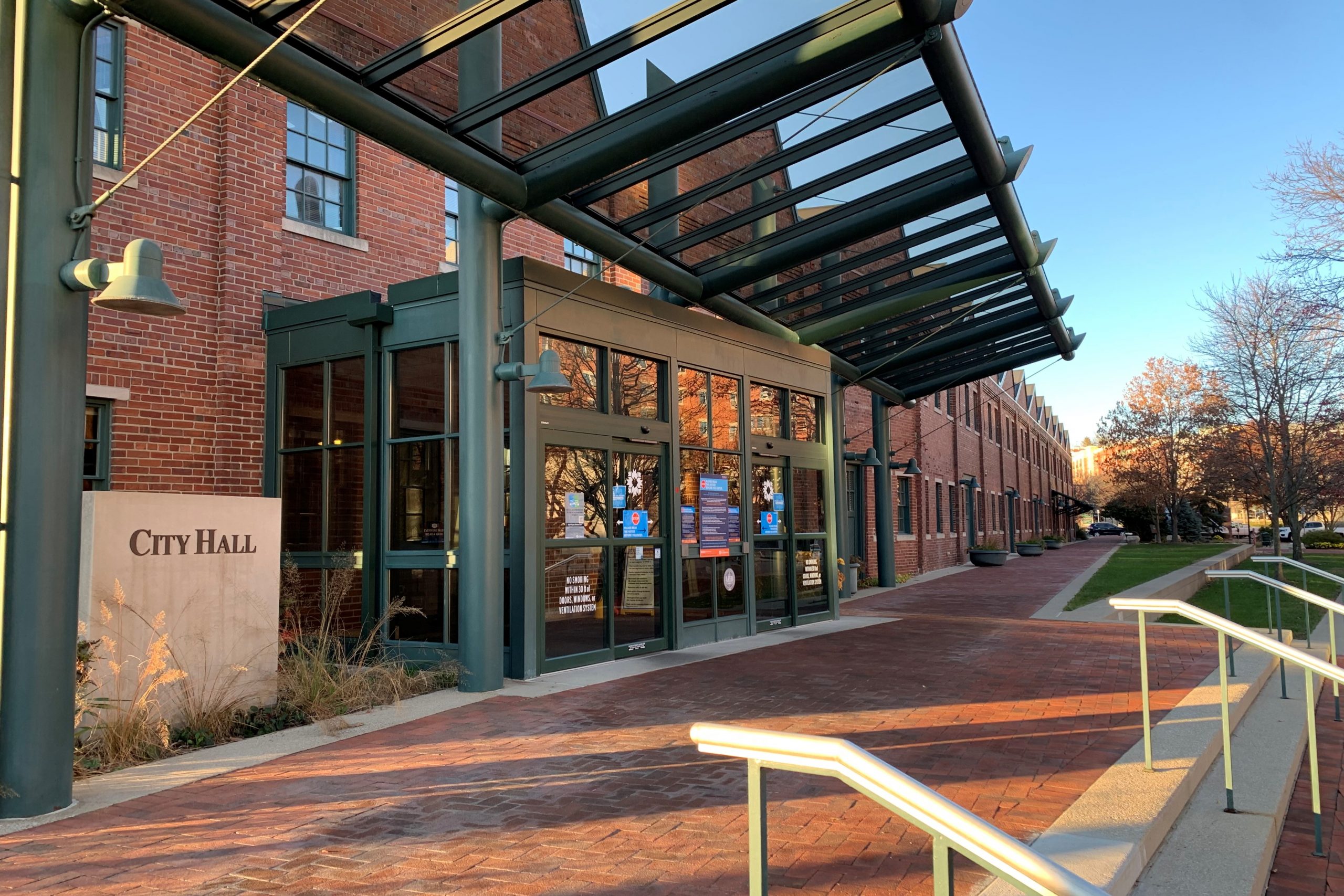 7th municipal employee tests positive for COVID-19
