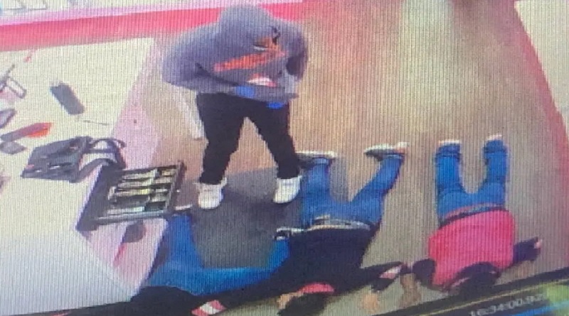 Eight different cellphone stores robbed in 25 days