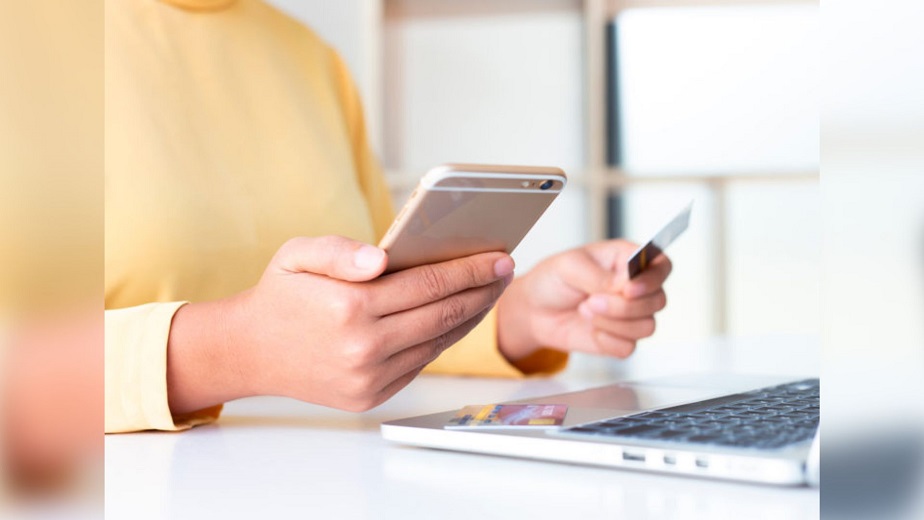 Bad economic picture throughout the country did not affect the shopping habit as consumers broke another record in online purchases