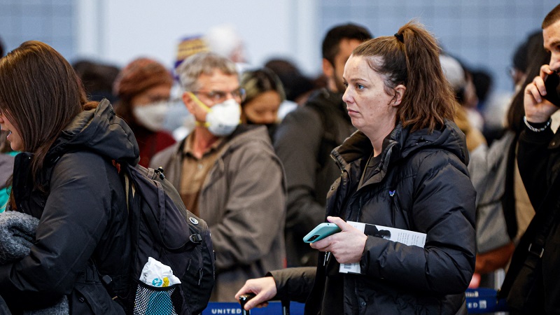 According to federal legislation, stranded travelers have some rights