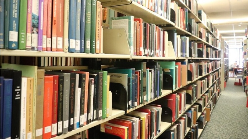 GOP lawmakers in Indiana revive and pass a plan for school libraries’ supplies