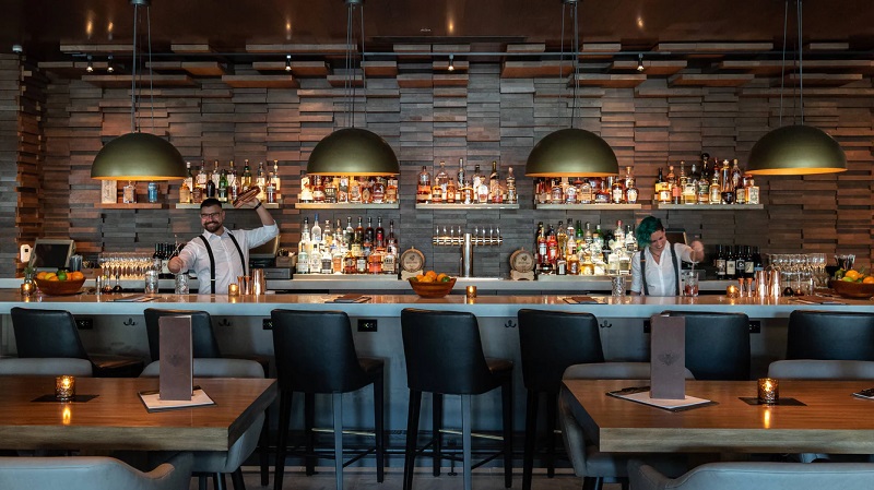 Indiana law change allows minors in restaurant bar areas with family members over 21
