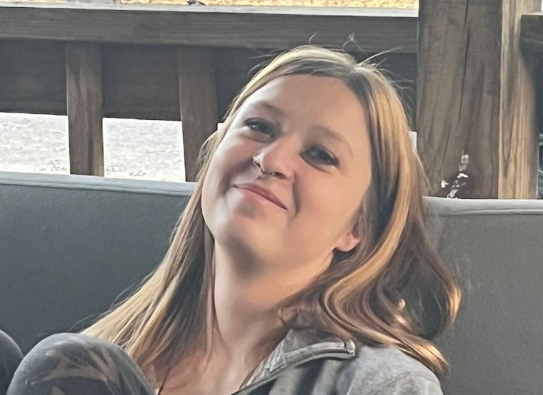 The Evansville Police Department is trying to locate missing 17-year-old girl